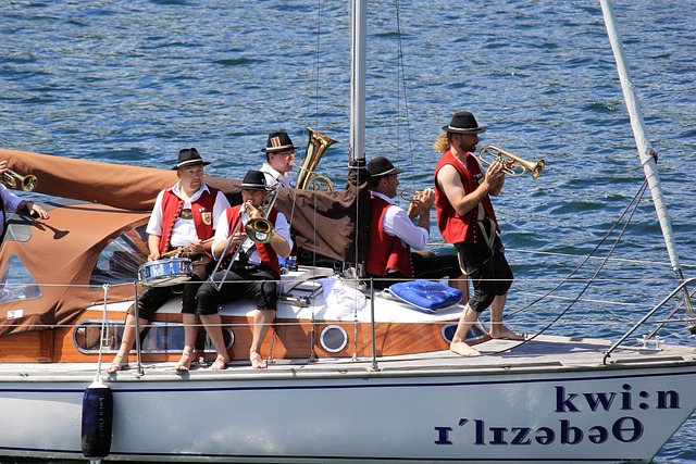 轮换阵容更 轮换阵容更