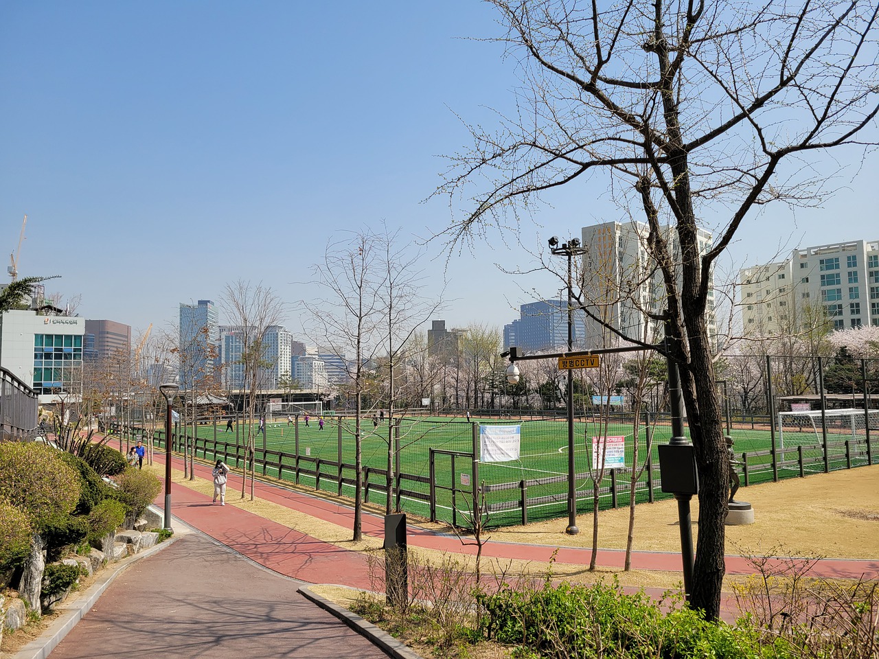 却蕴含着重 却蕴含着重